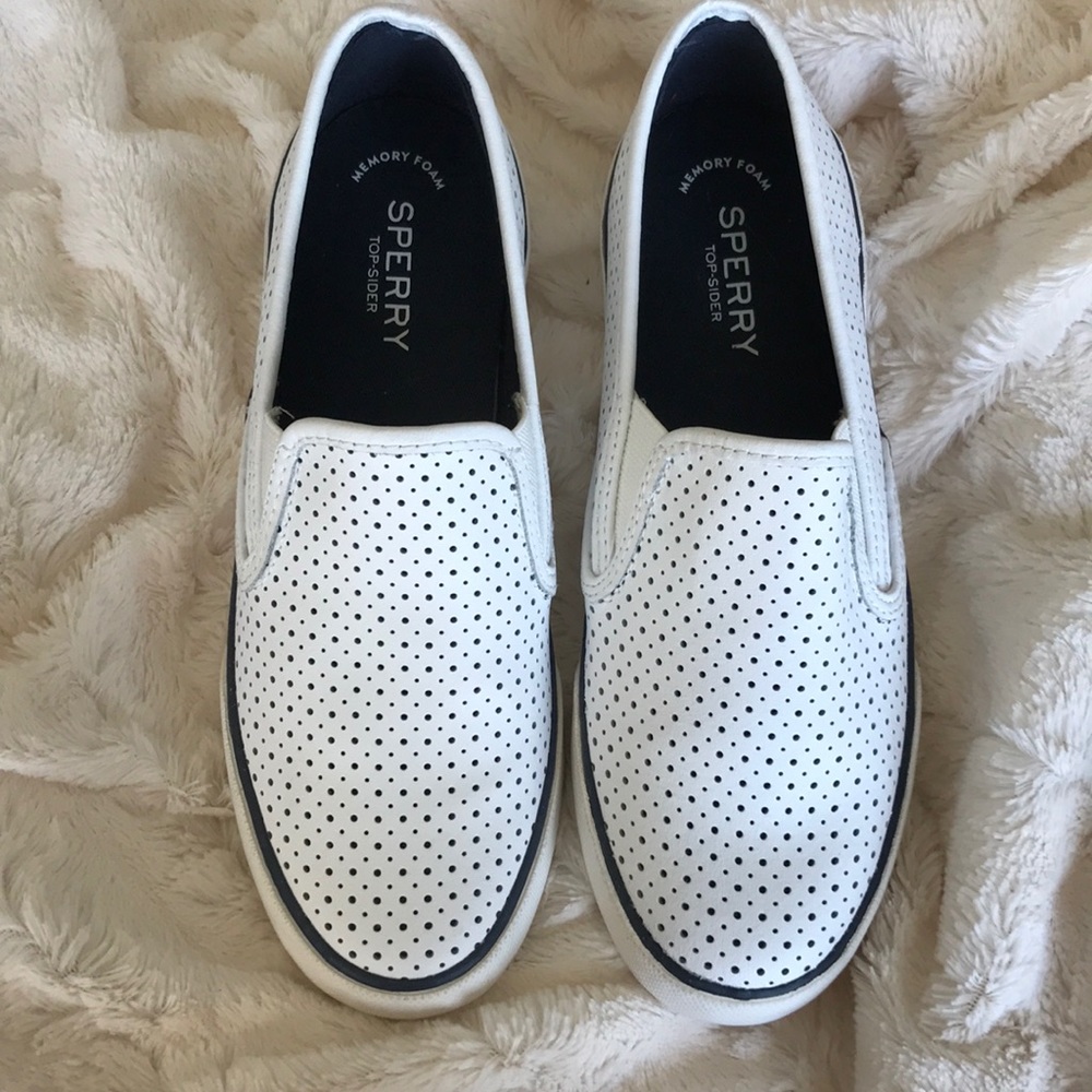 Sperry top slider shoe